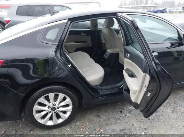 5XXGT4L35HG121961 2017 KIA OPTIMA - Image 8