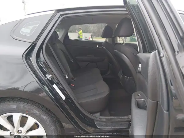 5XXGT4L35HG122656 2017 KIA OPTIMA - Image 8