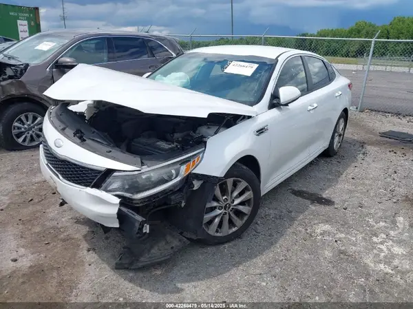 5XXGT4L35HG123578 2017 KIA OPTIMA - Image 2