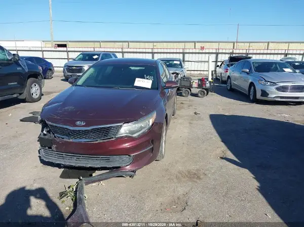 5XXGT4L35HG124147 2017 KIA OPTIMA - Image 2