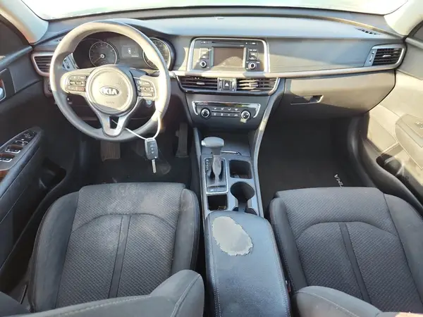 5XXGT4L35HG124682 2017 KIA OPTIMA - Image 8