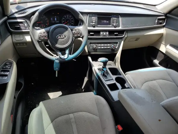 5XXGT4L35HG132037 2017 KIA OPTIMA - Image 8