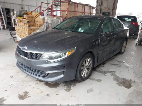 5XXGT4L35HG133334 2017 KIA OPTIMA - Image 2