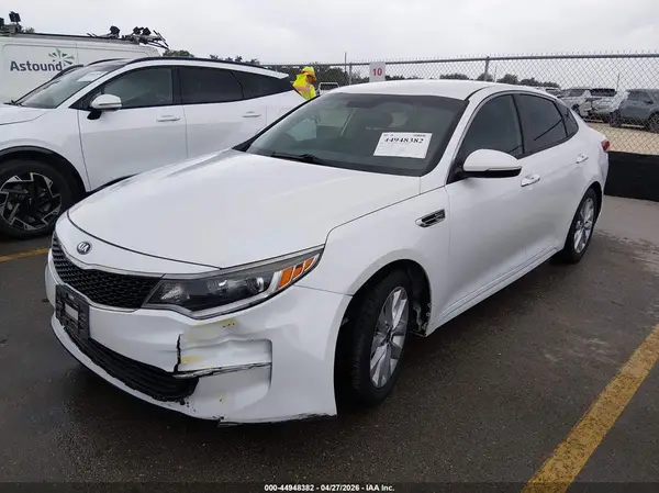 5XXGT4L35HG133625 2017 KIA OPTIMA - Image 2