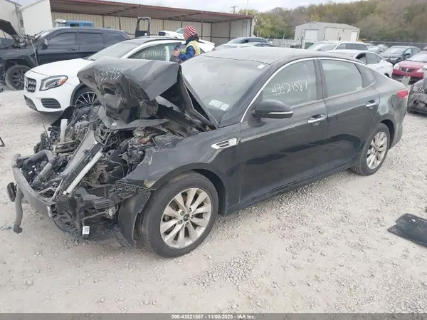 5XXGT4L35HG133933 2017 KIA OPTIMA - Image 2