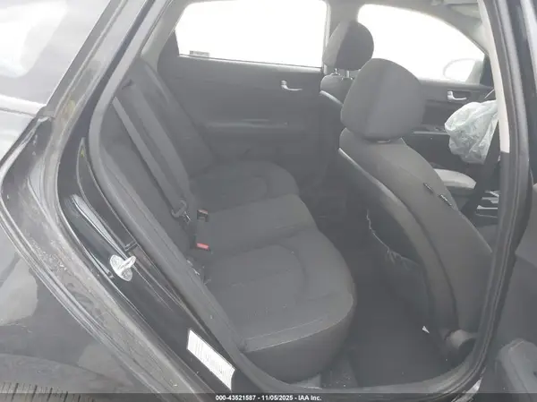 5XXGT4L35HG133933 2017 KIA OPTIMA - Image 8