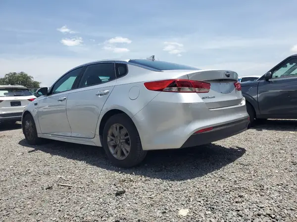5XXGT4L35HG134256 2017 KIA OPTIMA - Image 2