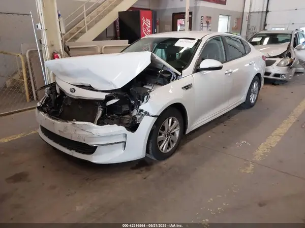 5XXGT4L35HG135391 2017 KIA OPTIMA - Image 2