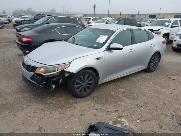 5XXGT4L35HG140977 2017 KIA OPTIMA - Image 2