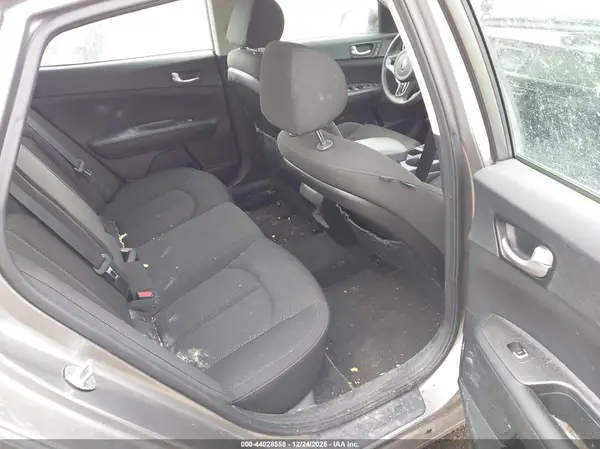 5XXGT4L35HG142308 2017 KIA OPTIMA - Image 8