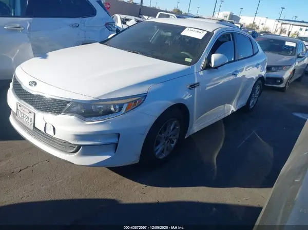 5XXGT4L35HG143488 2017 KIA OPTIMA - Image 2