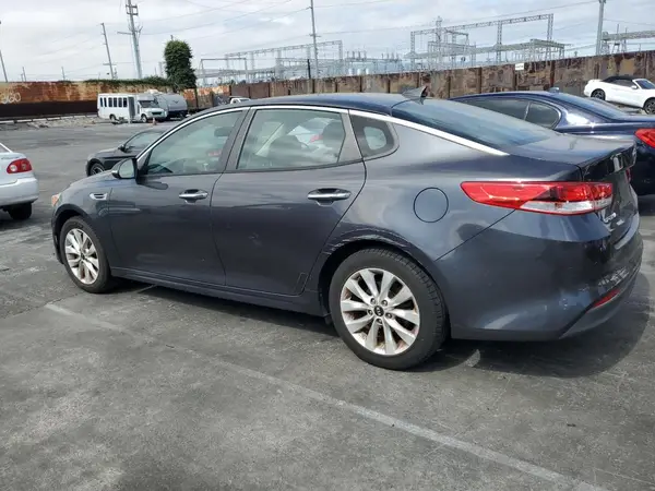 5XXGT4L35HG145886 2017 KIA OPTIMA - Image 2