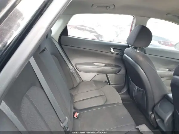 5XXGT4L35HG151333 2017 KIA OPTIMA - Image 8