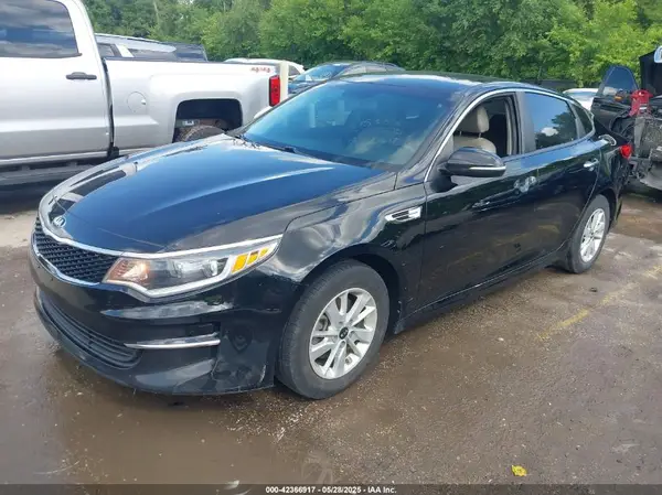 5XXGT4L35HG152515 2017 KIA OPTIMA - Image 2
