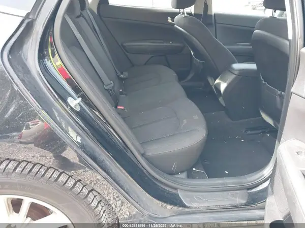 5XXGT4L35HG152790 2017 KIA OPTIMA - Image 8