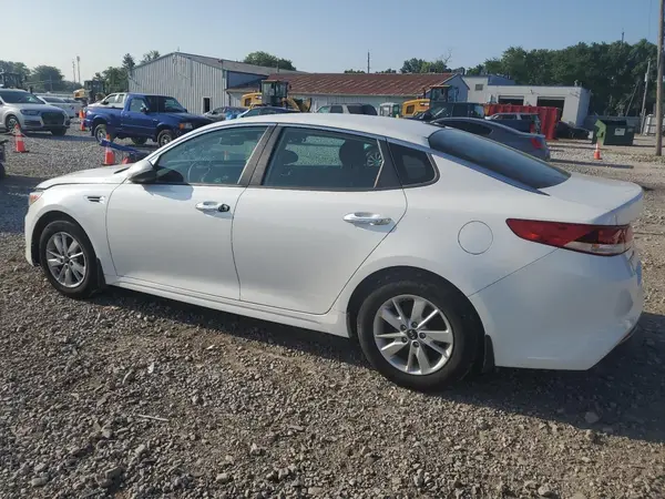 5XXGT4L35HG154068 2017 KIA OPTIMA - Image 2