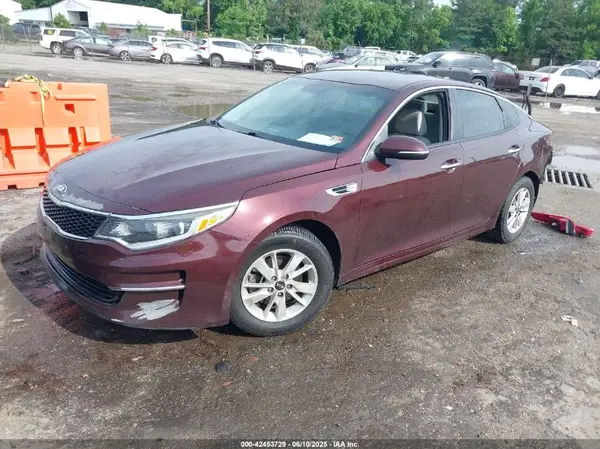 5XXGT4L35HG166074 2017 KIA OPTIMA - Image 2