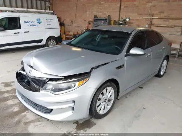 5XXGT4L35HG167774 2017 KIA OPTIMA - Image 2