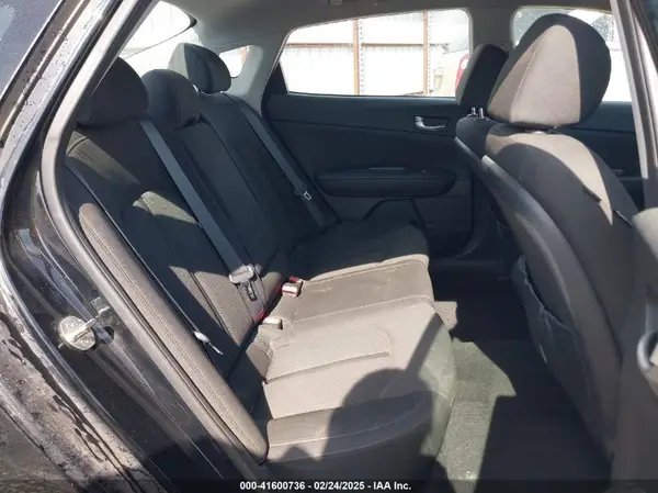 5XXGT4L35HG171971 2017 KIA OPTIMA - Image 8