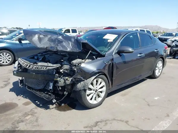 5XXGT4L35HG173557 2017 KIA OPTIMA - Image 2