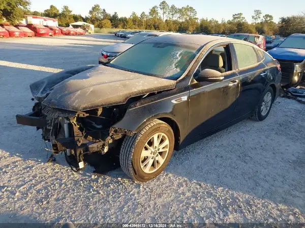 5XXGT4L35JG179302 2018 KIA OPTIMA - Image 2