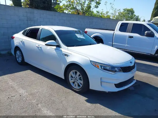 5XXGT4L35JG180031 2018 KIA OPTIMA - Image 1