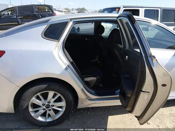 5XXGT4L35JG186363 2018 KIA OPTIMA - Image 8