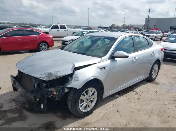 5XXGT4L35JG186993 2018 KIA OPTIMA - Image 2