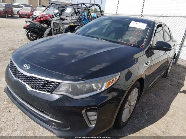 5XXGT4L35JG190235 2018 KIA OPTIMA - Image 2