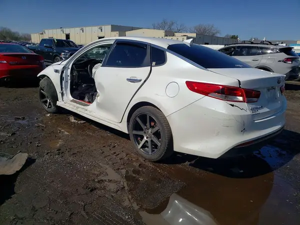 5XXGT4L35JG195421 2018 KIA OPTIMA - Image 2