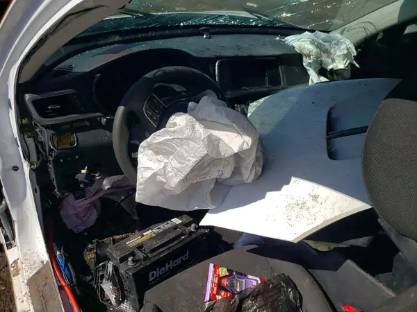 5XXGT4L35JG195421 2018 KIA OPTIMA - Image 8