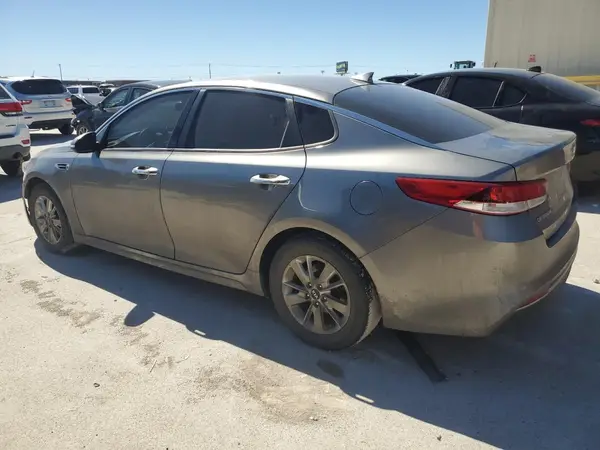 5XXGT4L35JG199758 2018 KIA OPTIMA - Image 2