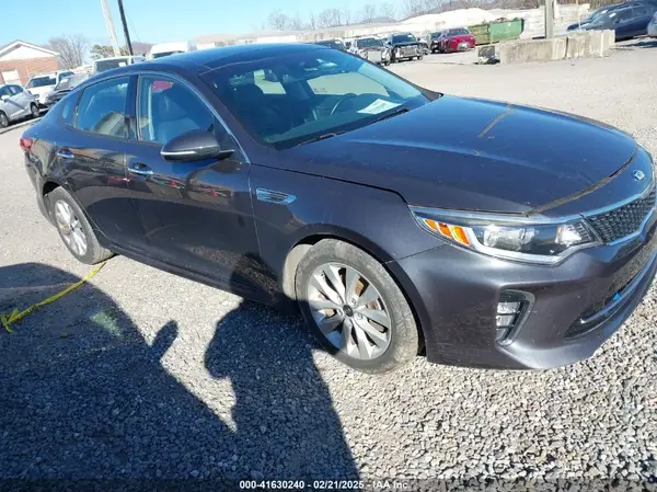 5XXGT4L35JG202142 2018 KIA OPTIMA - Image 1