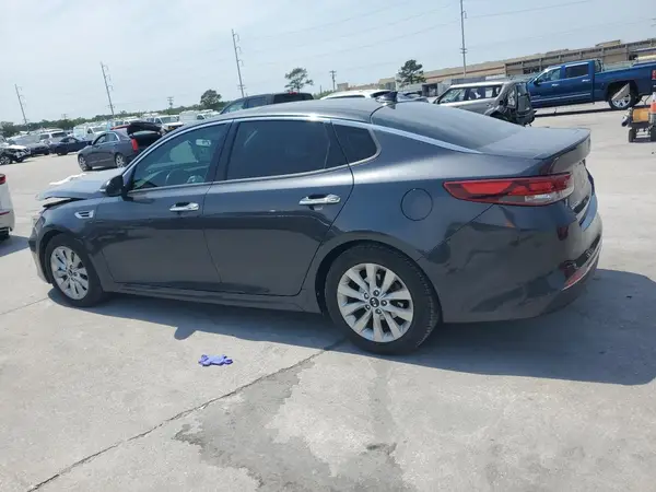 5XXGT4L35JG205526 2018 KIA OPTIMA - Image 2