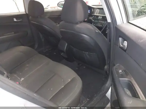 5XXGT4L35JG207065 2018 KIA OPTIMA - Image 8