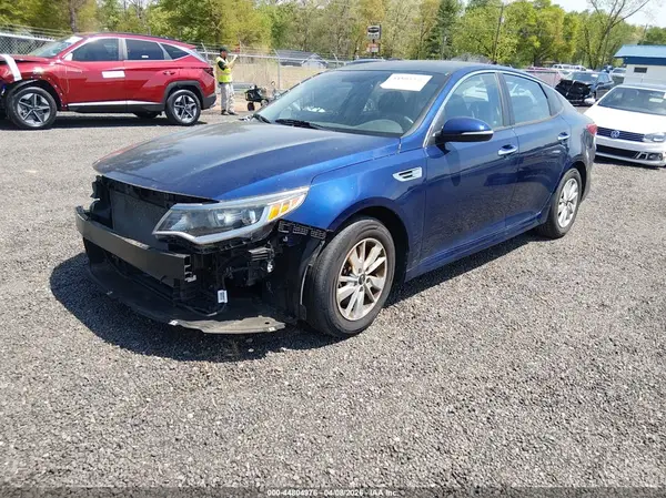 5XXGT4L35JG207695 2018 KIA OPTIMA - Image 2