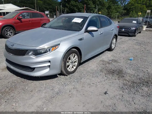 5XXGT4L35JG209043 2018 KIA OPTIMA - Image 2