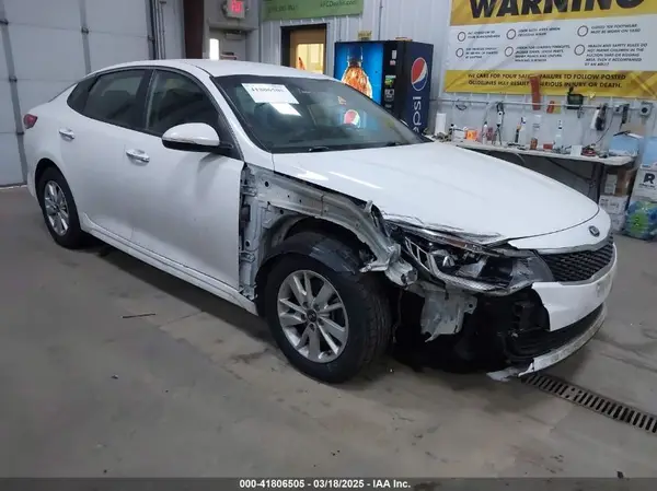 5XXGT4L35JG209737 2018 KIA OPTIMA - Image 1