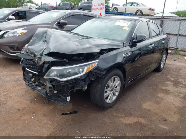 5XXGT4L35JG212637 2018 KIA OPTIMA - Image 2