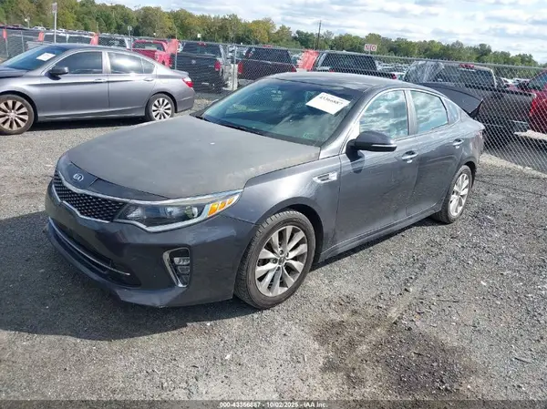 5XXGT4L35JG213903 2018 KIA OPTIMA - Image 2