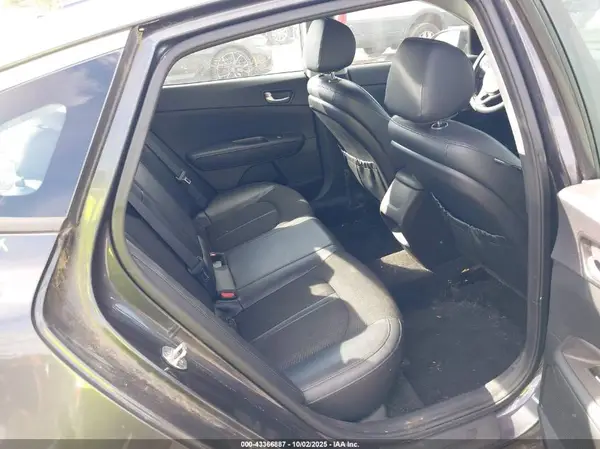 5XXGT4L35JG213903 2018 KIA OPTIMA - Image 8