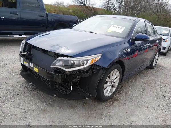 5XXGT4L35JG214887 2018 KIA OPTIMA - Image 2