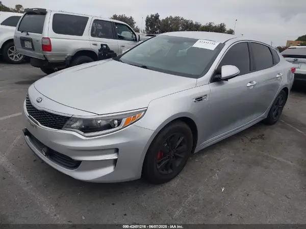 5XXGT4L35JG216039 2018 KIA OPTIMA - Image 2