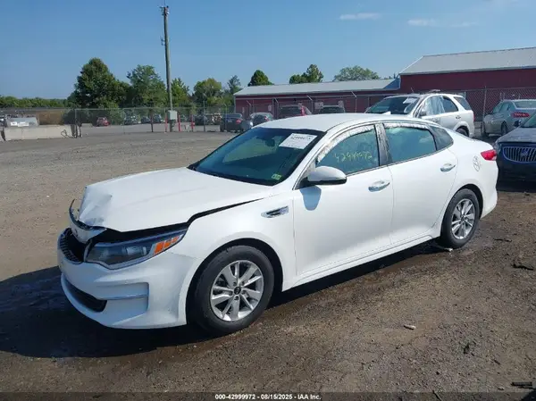 5XXGT4L35JG218471 2018 KIA OPTIMA - Image 2