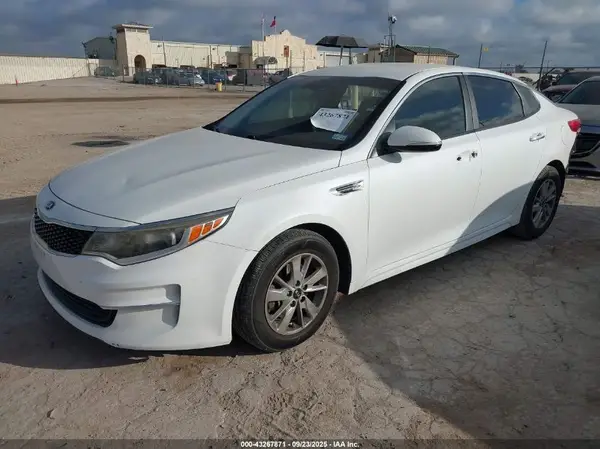 5XXGT4L35JG221550 2018 KIA OPTIMA - Image 2