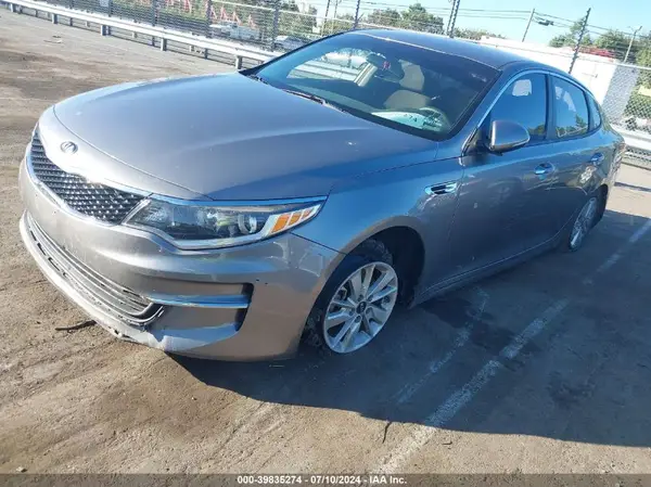 5XXGT4L35JG225811 2018 KIA OPTIMA - Image 2