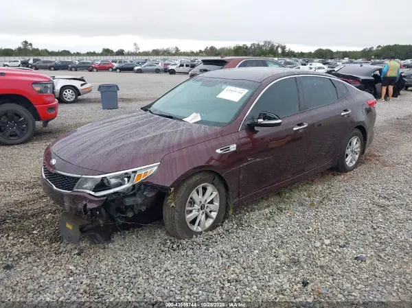 5XXGT4L35JG227719 2018 KIA OPTIMA - Image 2