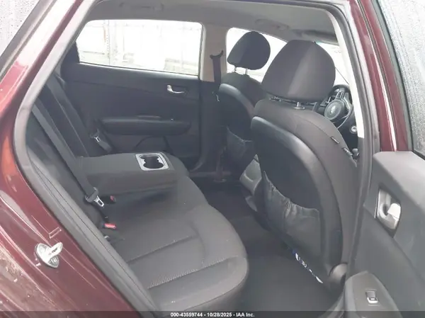 5XXGT4L35JG227719 2018 KIA OPTIMA - Image 8