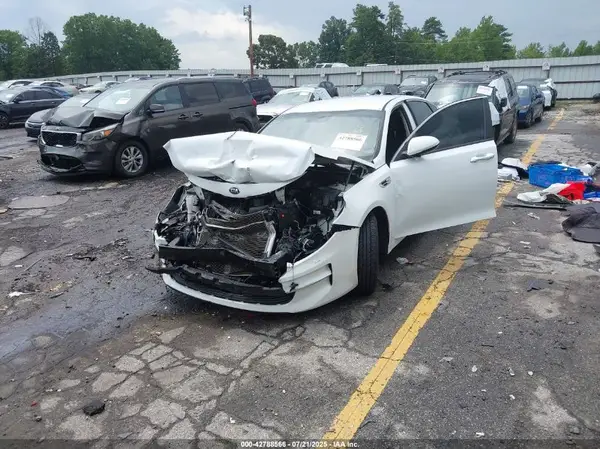 5XXGT4L35JG228482 2018 KIA OPTIMA - Image 2