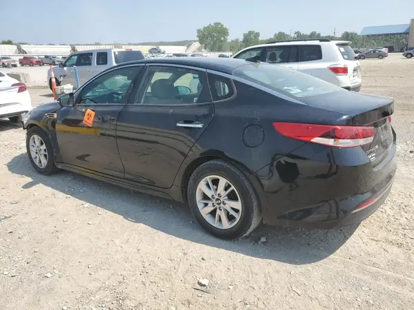 5XXGT4L35JG235075 2018 KIA OPTIMA - Image 2